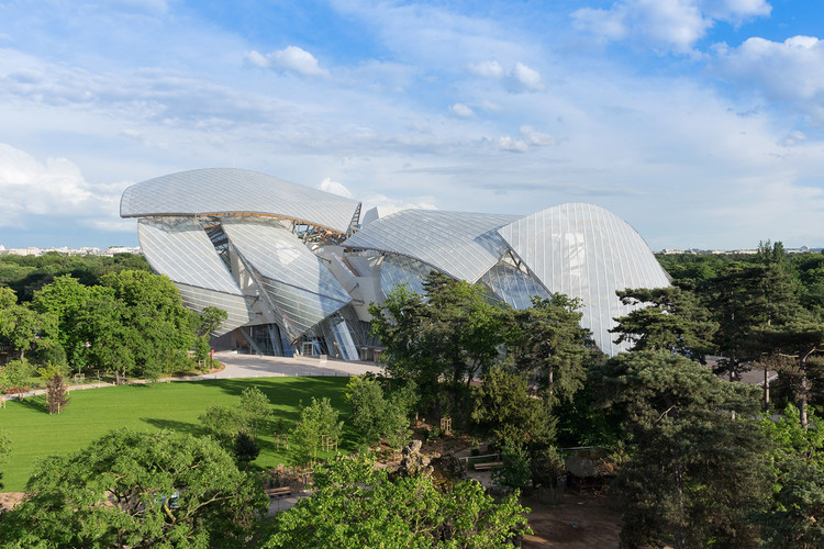 This image has an empty alt attribute; its file name is fondation-vuitton.jpg